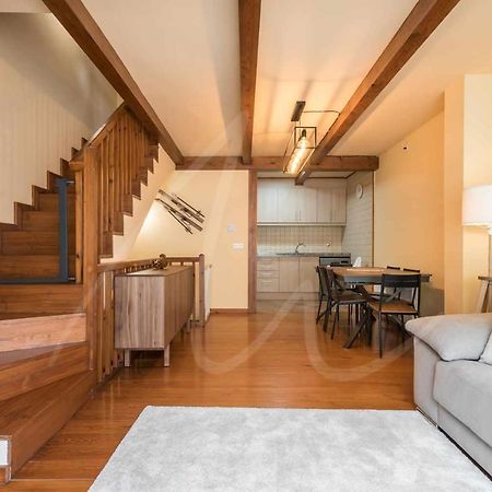Casa Artiga De Lin By Seamount Rentals Les Bordes المظهر الخارجي الصورة