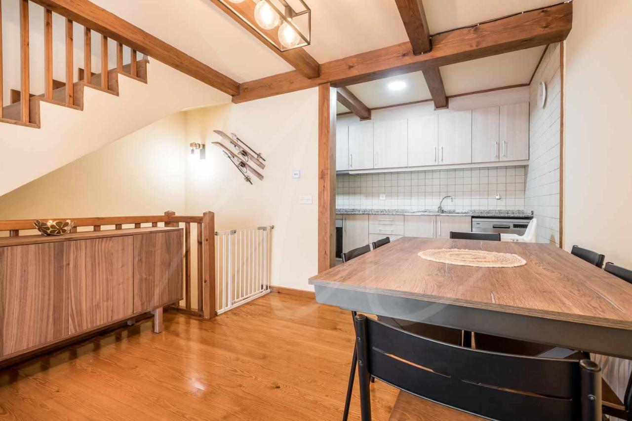 Casa Artiga De Lin By Seamount Rentals Les Bordes المظهر الخارجي الصورة