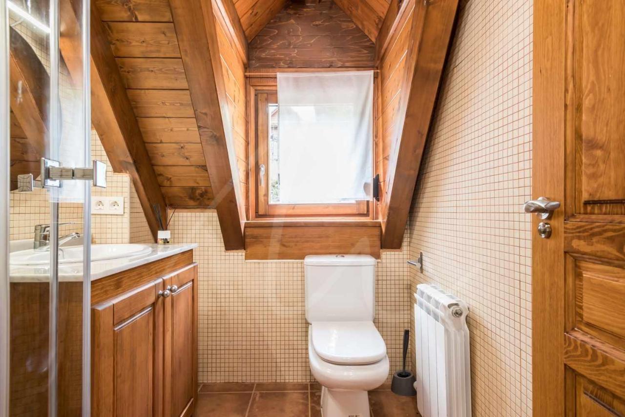 Casa Artiga De Lin By Seamount Rentals Les Bordes المظهر الخارجي الصورة