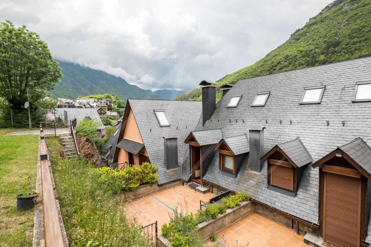 Casa Artiga De Lin By Seamount Rentals Les Bordes المظهر الخارجي الصورة