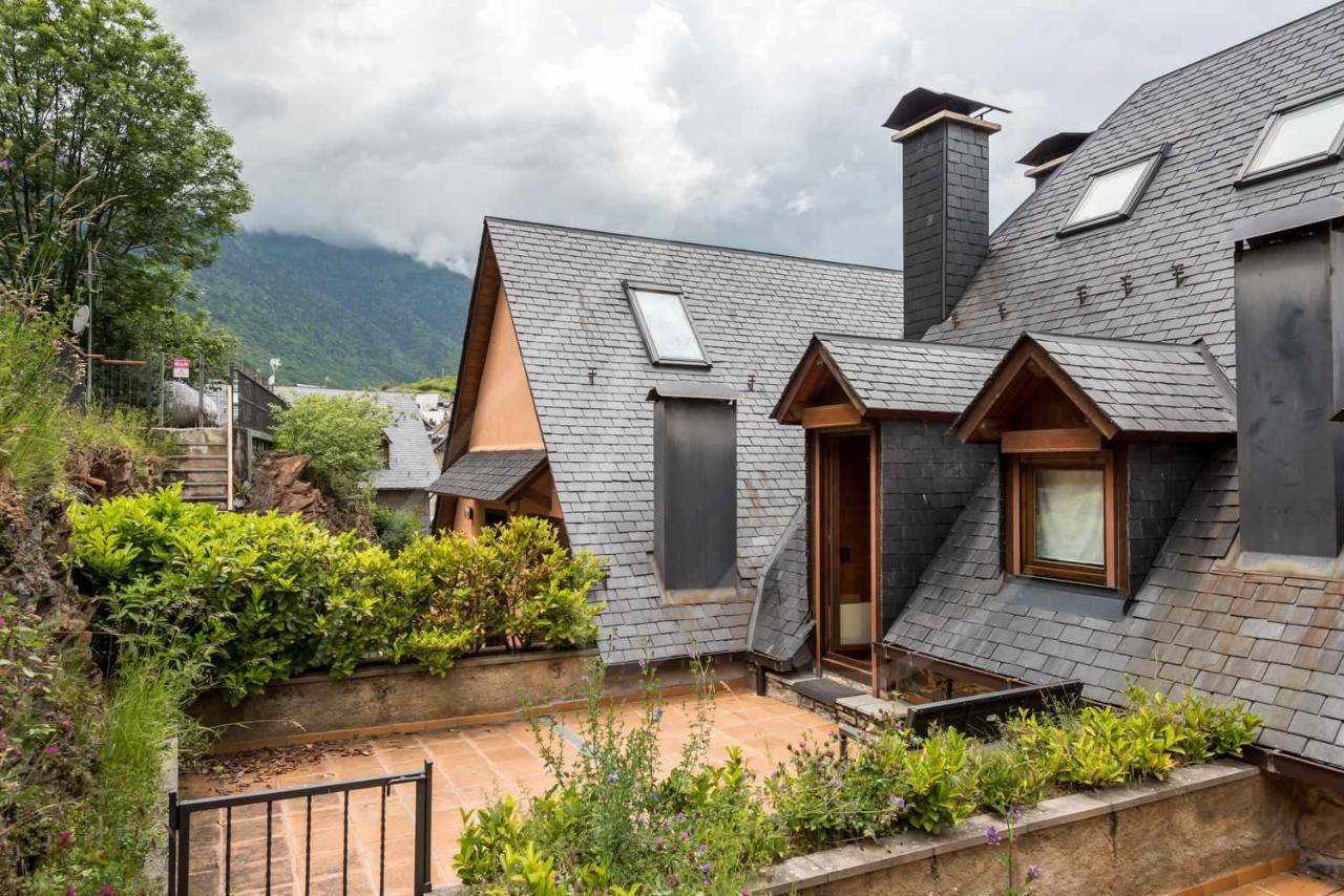 Casa Artiga De Lin By Seamount Rentals Les Bordes المظهر الخارجي الصورة
