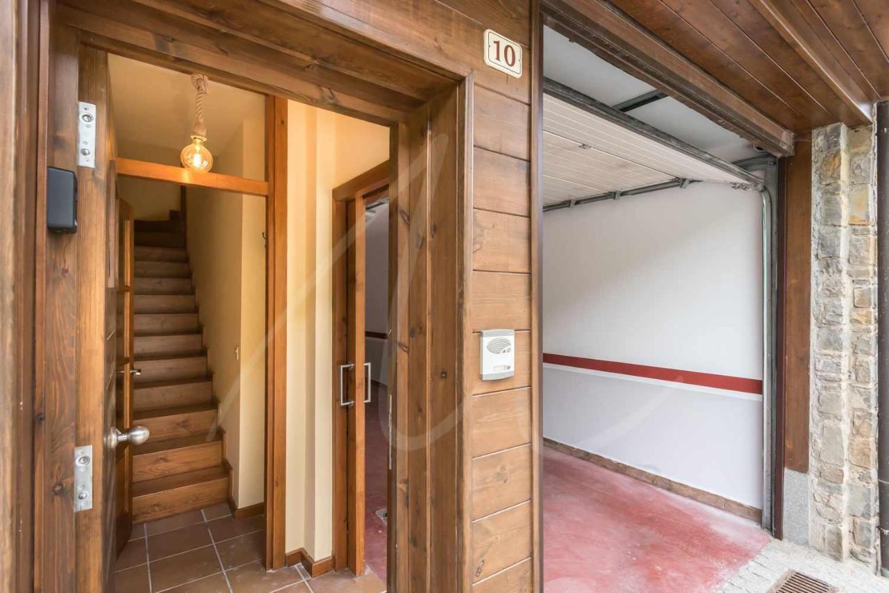 Casa Artiga De Lin By Seamount Rentals Les Bordes المظهر الخارجي الصورة